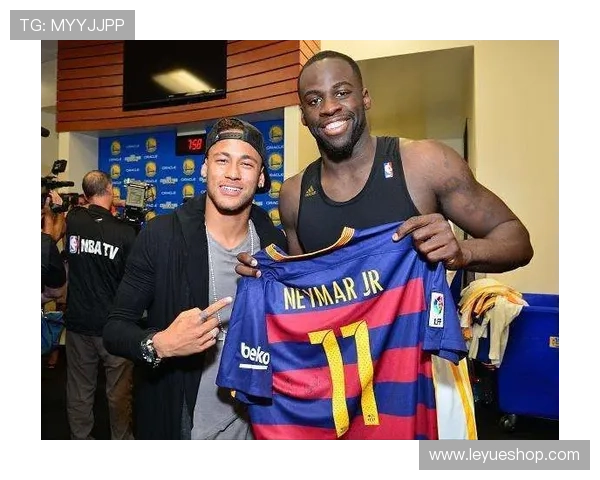 内马尔刚买了辆大奔，朋友圈全是抢着合照的普通人吧？