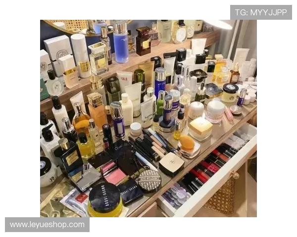 卢玉菲的化妆台，那一堆瓶瓶罐罐光买一个月工资就够我喝三年咖啡了吧？