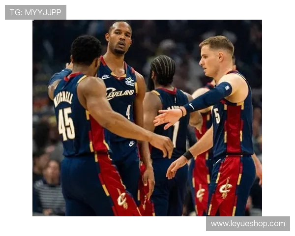 埃文·莫布里高效篮下终结对比新秀核心提升骑士内线威慑力