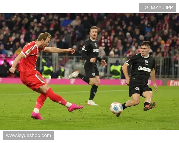 莱万多夫斯基生涯关键节点解析：多特崛起至拜仁封神