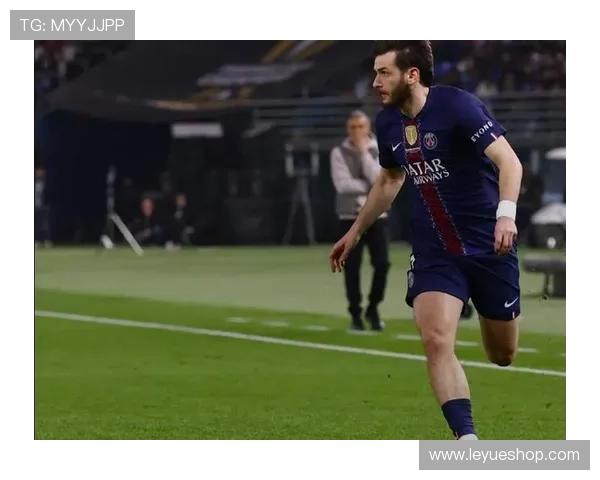 第四官员的职责与换人、补时等关键判罚规则解析