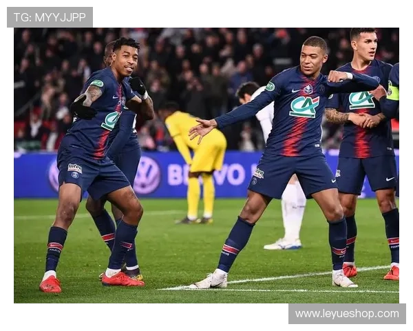 巴黎圣日耳曼战术混乱与更衣室矛盾加剧，豪门稳定性面临考验